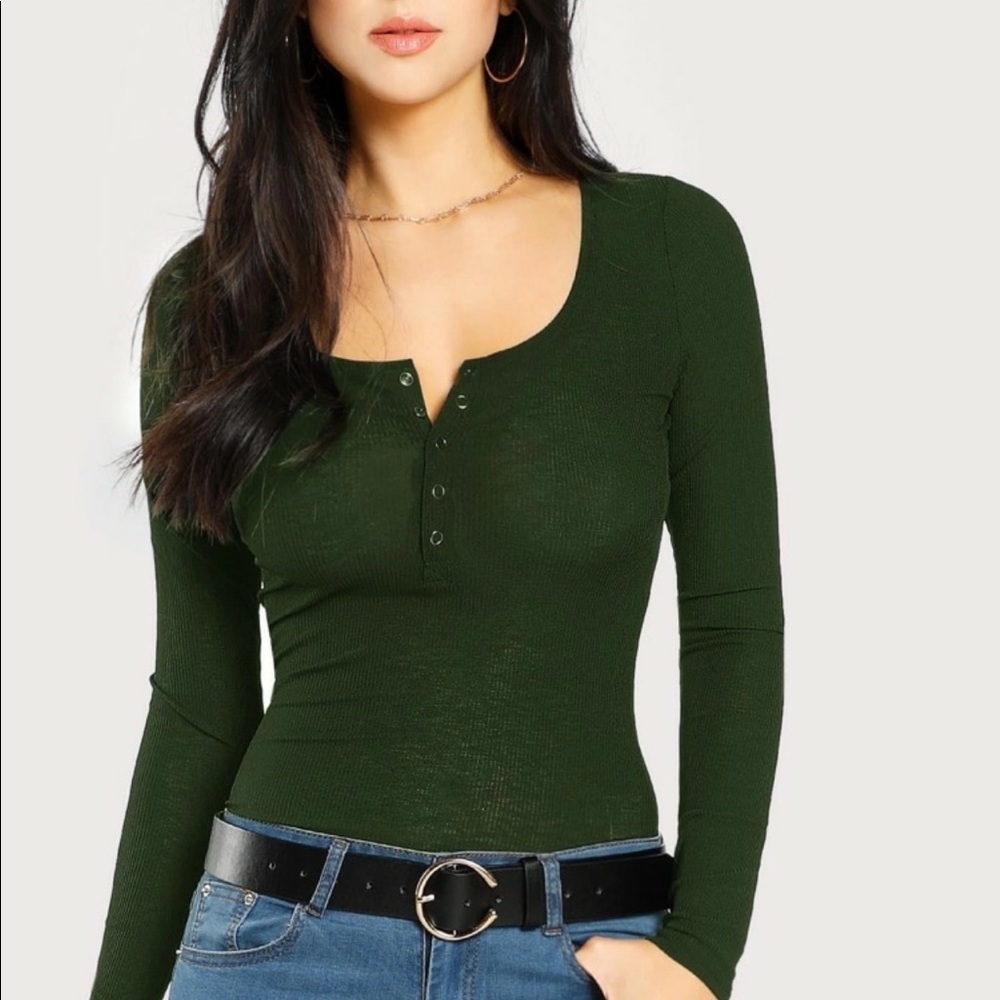 Scoop Neck button top